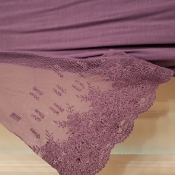 Women's blouse - Picture 3 of 4